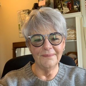 Meet your Posher, Iris